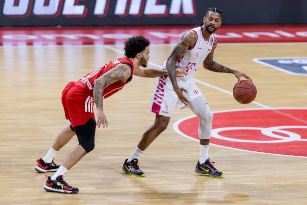 瓜帅在采访 瓜帅在采访