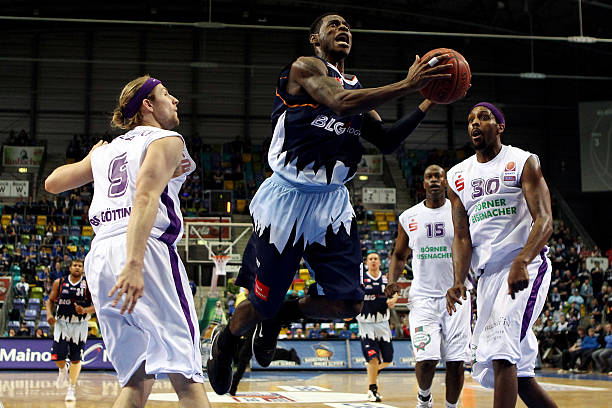 场较量中全 场较量中全